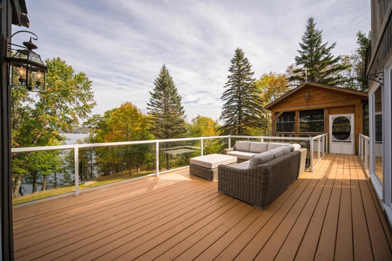 Villa Muskokawaterfront Pooltable 98Tv 6Acres à Huntsville Extérieur photo