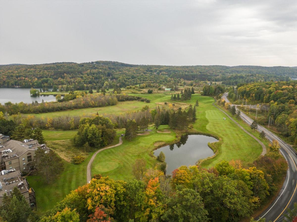 Villa Muskokawaterfront Pooltable 98Tv 6Acres à Huntsville Extérieur photo